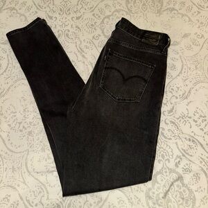 Dark Grey Woman’s Levi’s Skinny Jeans